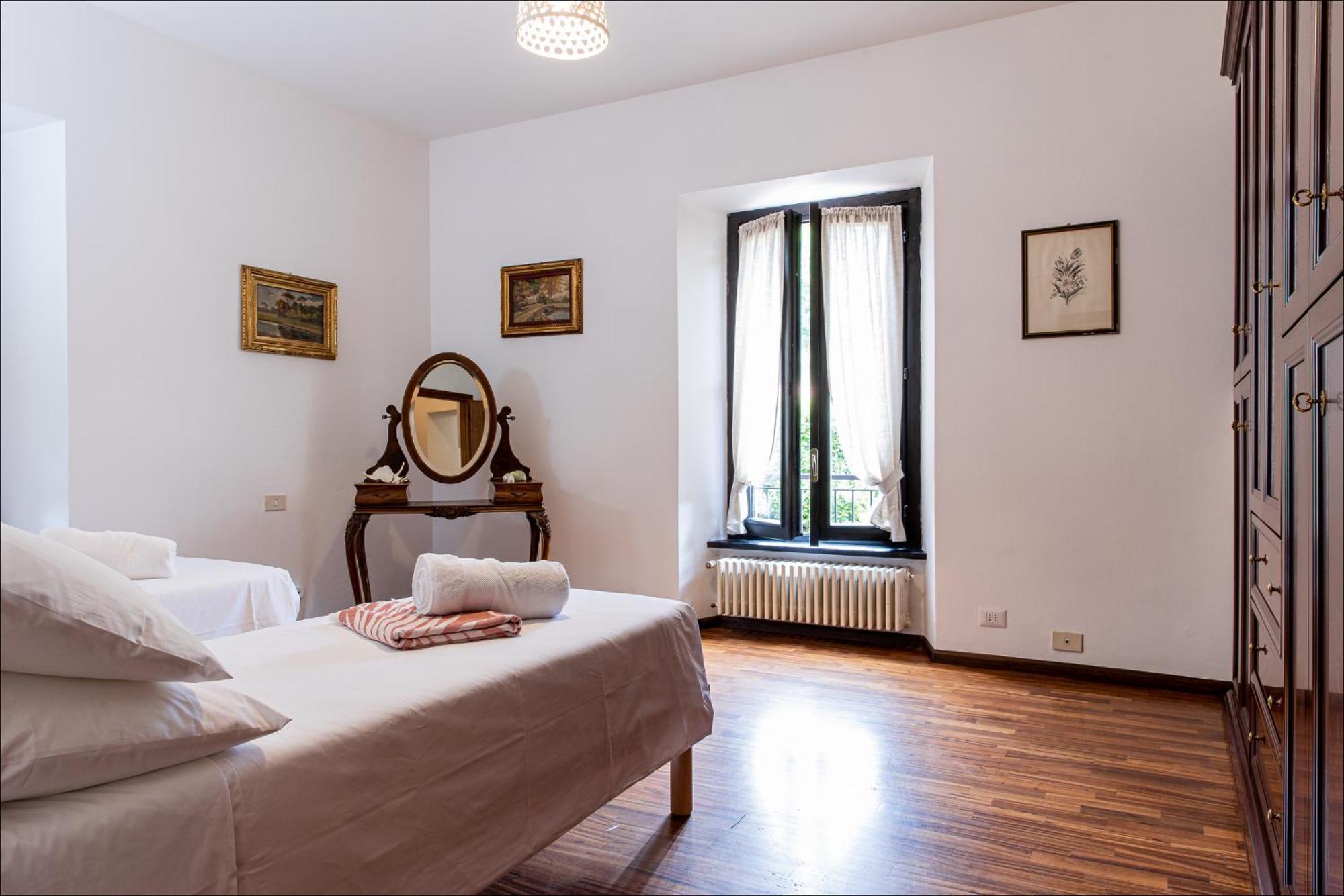 Apartamento Cascina Ravona San Fermo della Battaglia Habitación foto